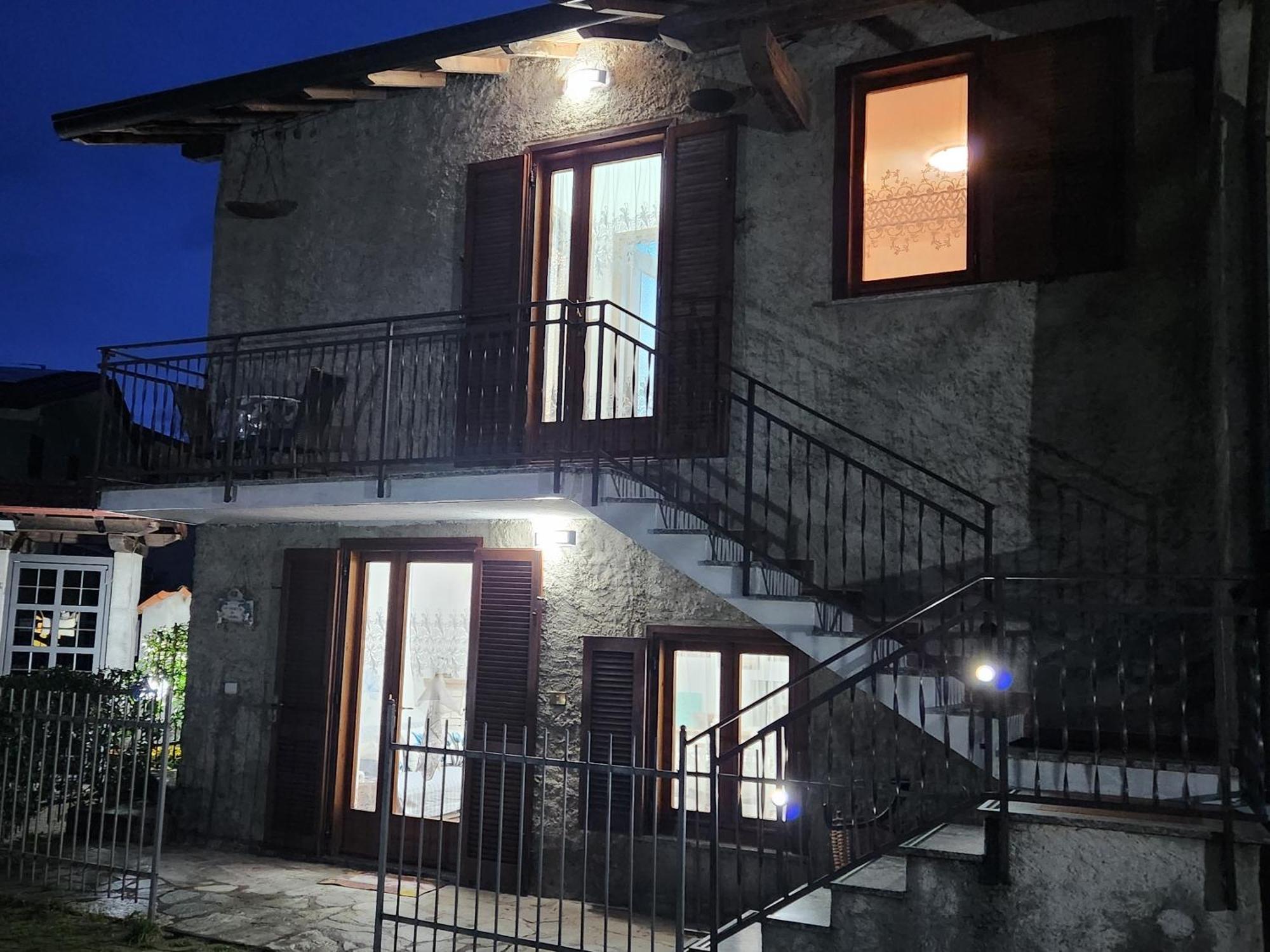 Laura'S Cottage With Lake View, Detached, 5 Kilometers From Varenna リエルナ エクステリア 写真