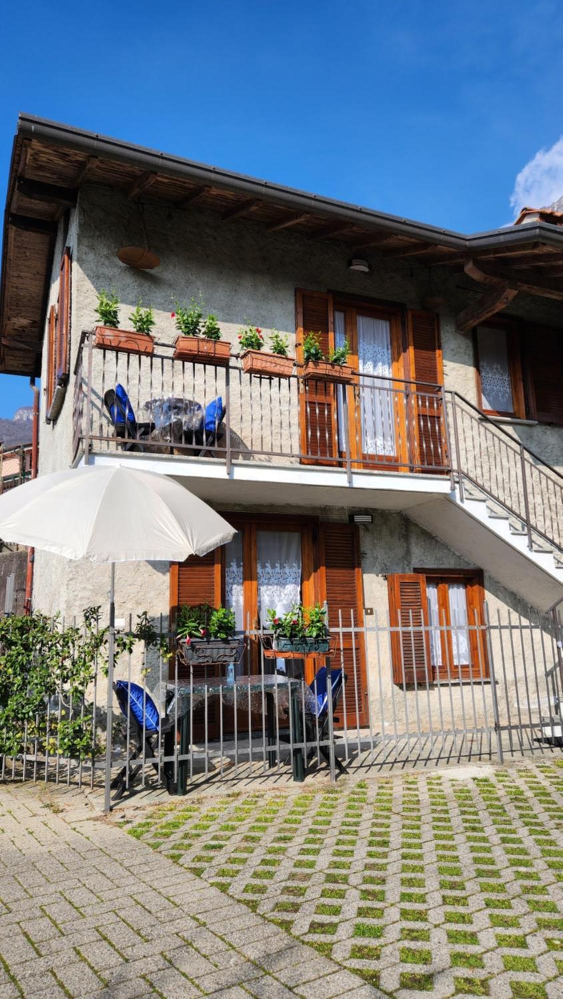 Laura'S Cottage With Lake View, Detached, 5 Kilometers From Varenna リエルナ エクステリア 写真