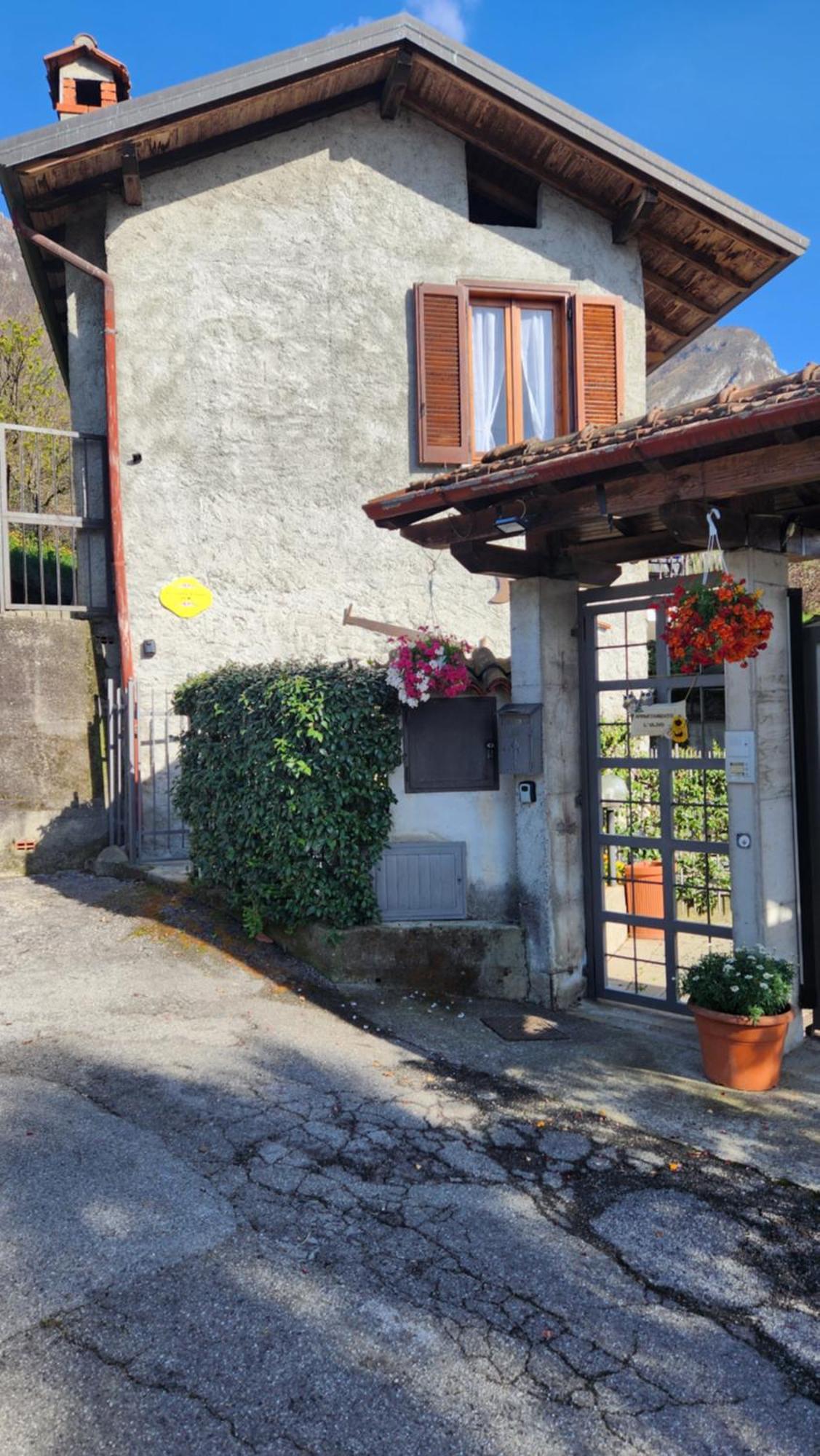 Laura'S Cottage With Lake View, Detached, 5 Kilometers From Varenna リエルナ エクステリア 写真