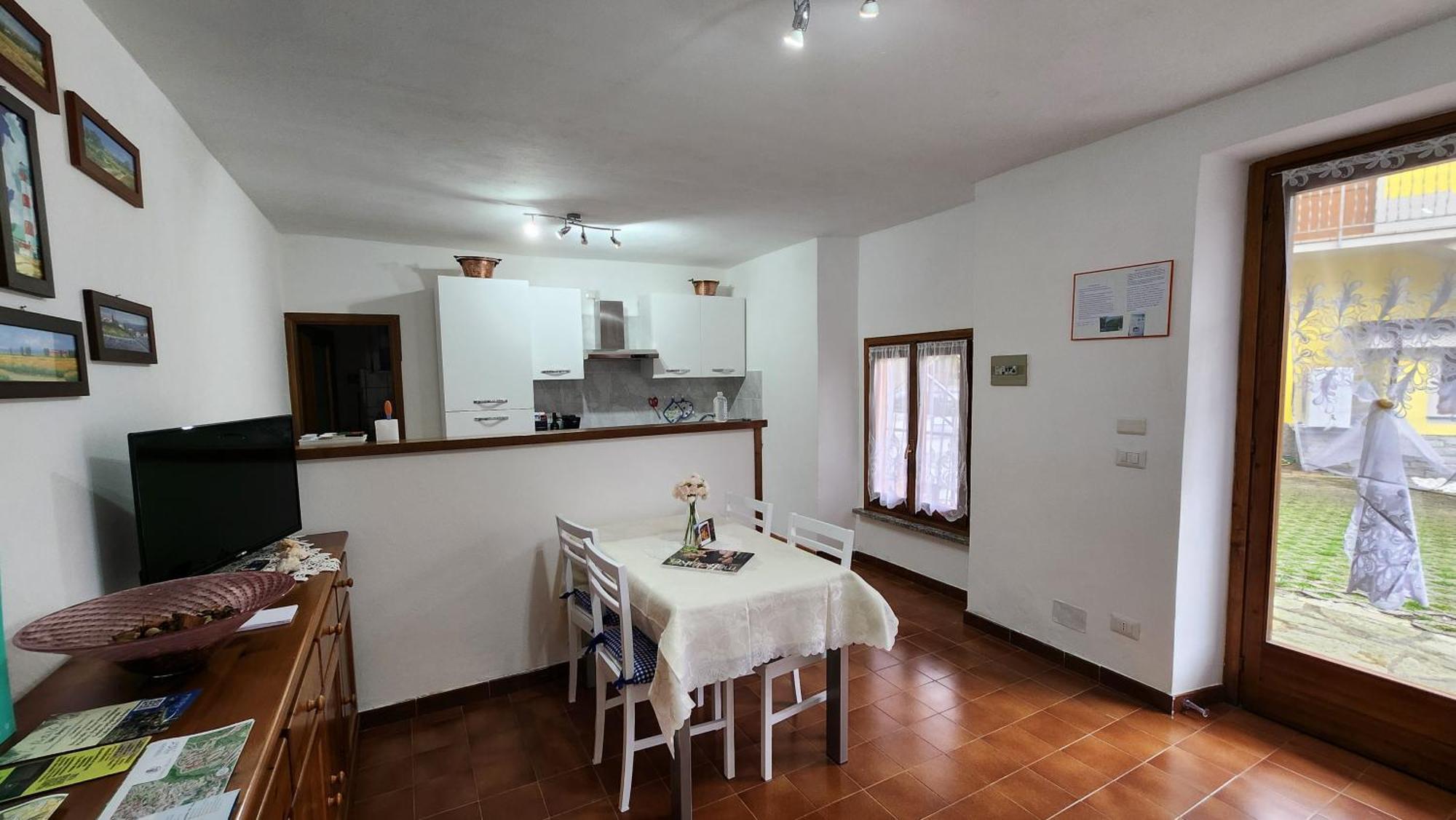 Laura'S Cottage With Lake View, Detached, 5 Kilometers From Varenna リエルナ 部屋 写真