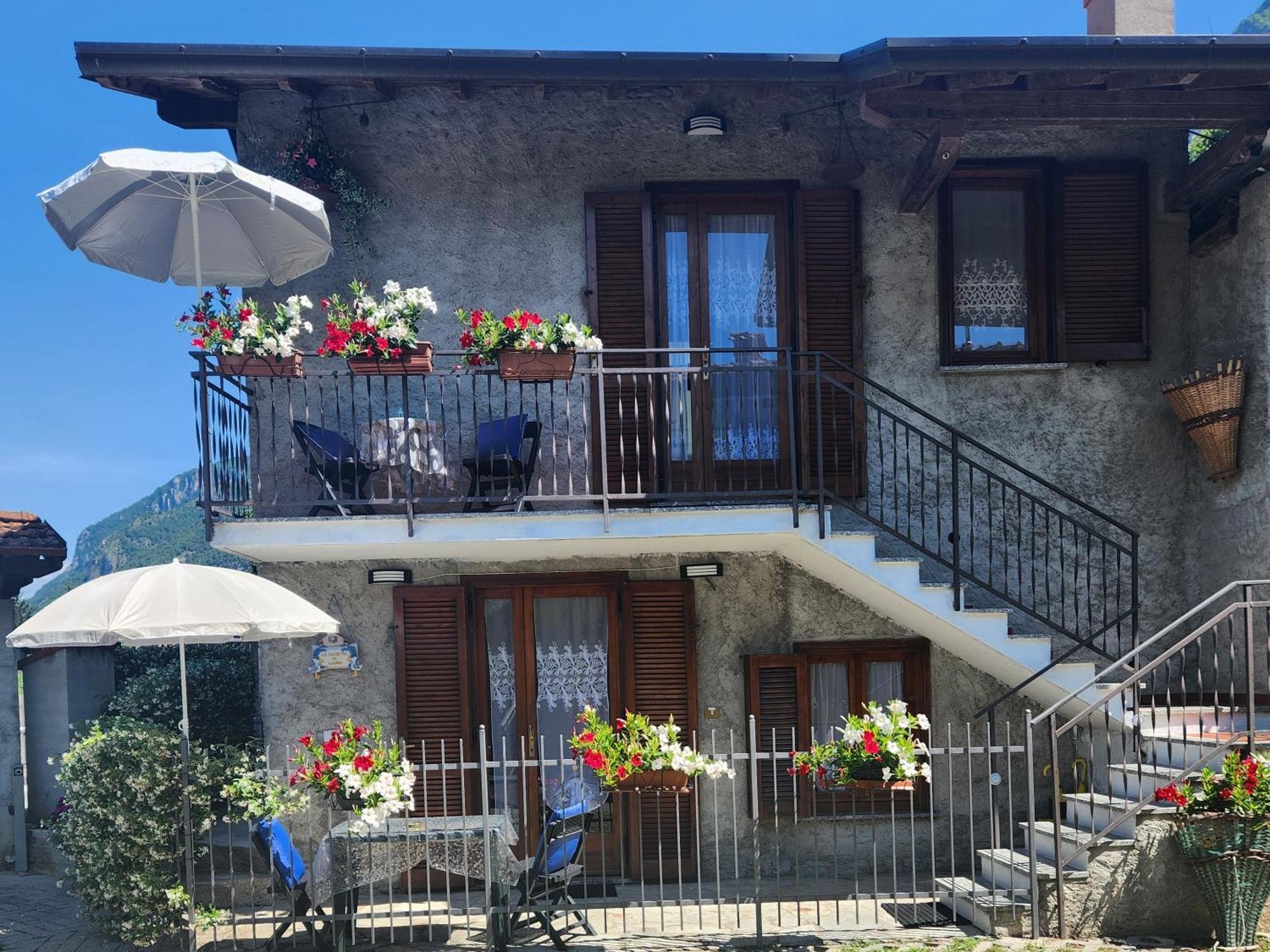 Laura'S Cottage With Lake View, Detached, 5 Kilometers From Varenna リエルナ エクステリア 写真