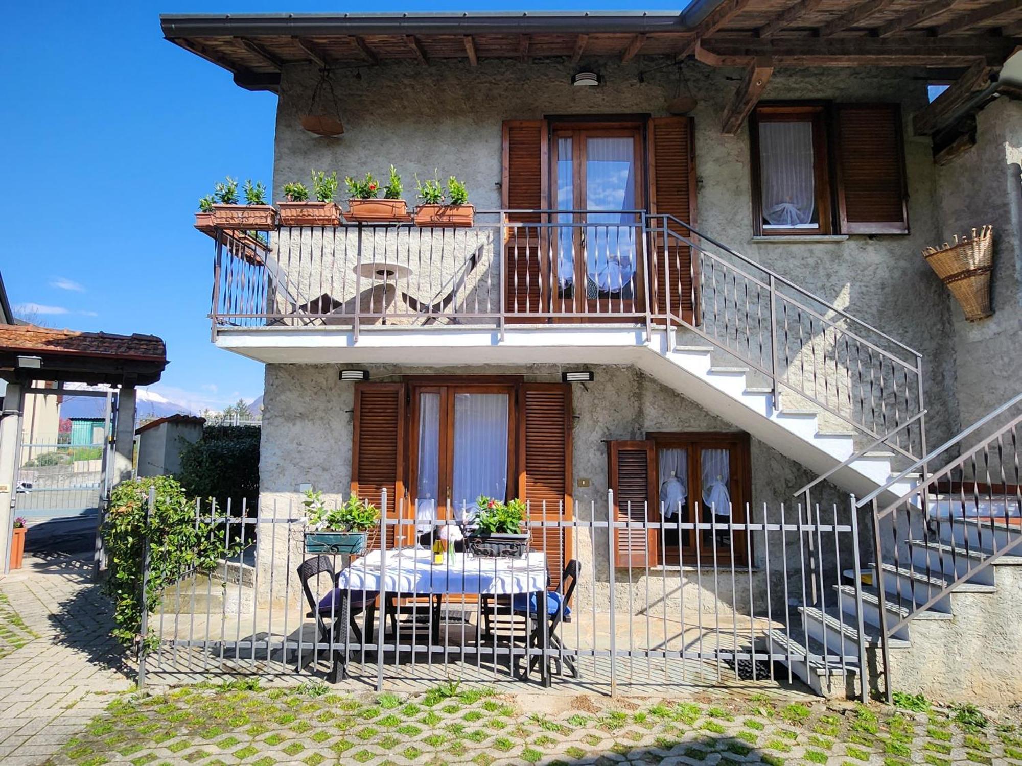 Laura'S Cottage With Lake View, Detached, 5 Kilometers From Varenna リエルナ 部屋 写真